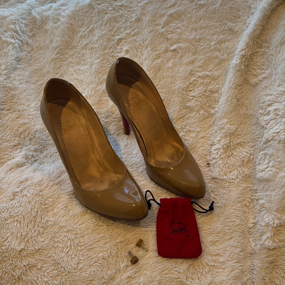 Christian Louboutin Nude Patent Leather Pumps size 37